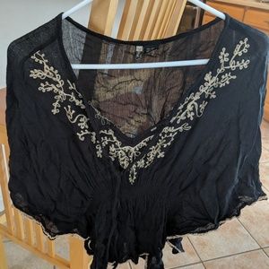 Beautiful and slimming date night shirt